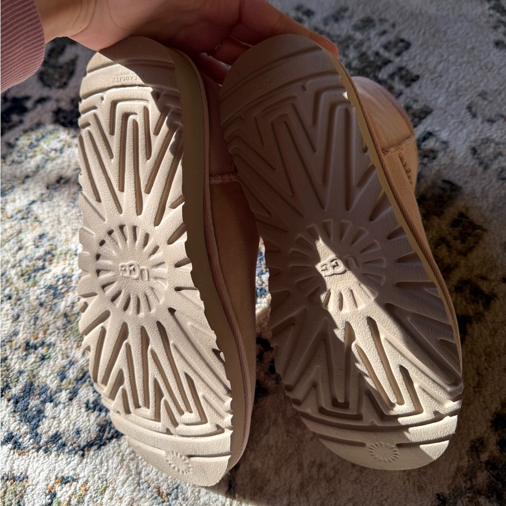 women’s light pink ugg mini boots - Picture 10 of 12